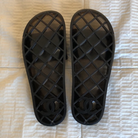 Chanel CC Jelly Sandal Slides Black PVC - Picture 5 of 5